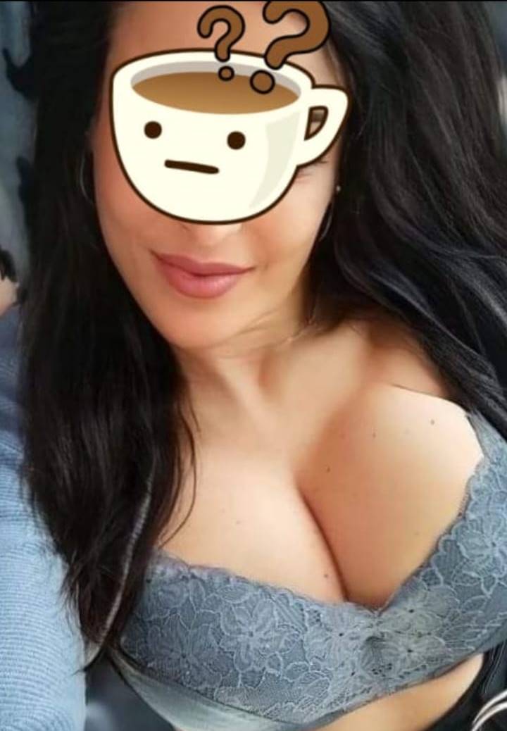 Otele Gelen Escort Bayan Cerenle Sınırlarınızın Ötesine Taşıyacak Deneyimler